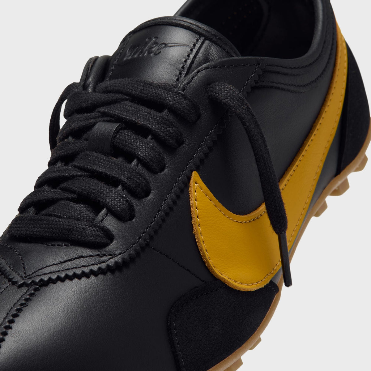 Nike WMNS Moon Shoe OG -  Black / Yellow Ochre / Gum Light Brown