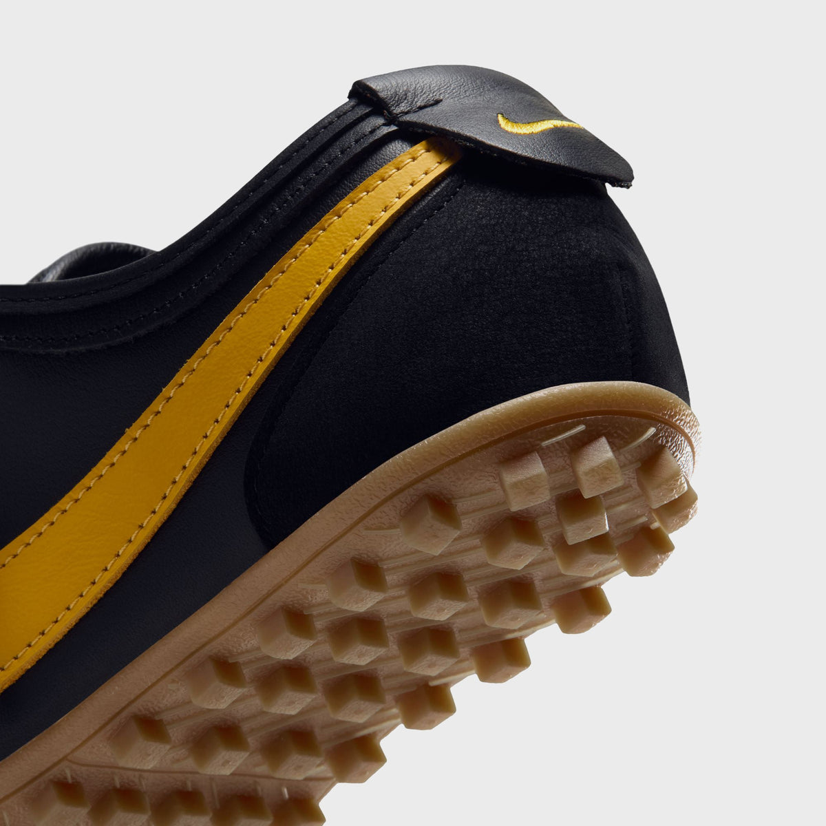 Nike WMNS Moon Shoe OG -  Black / Yellow Ochre / Gum Light Brown