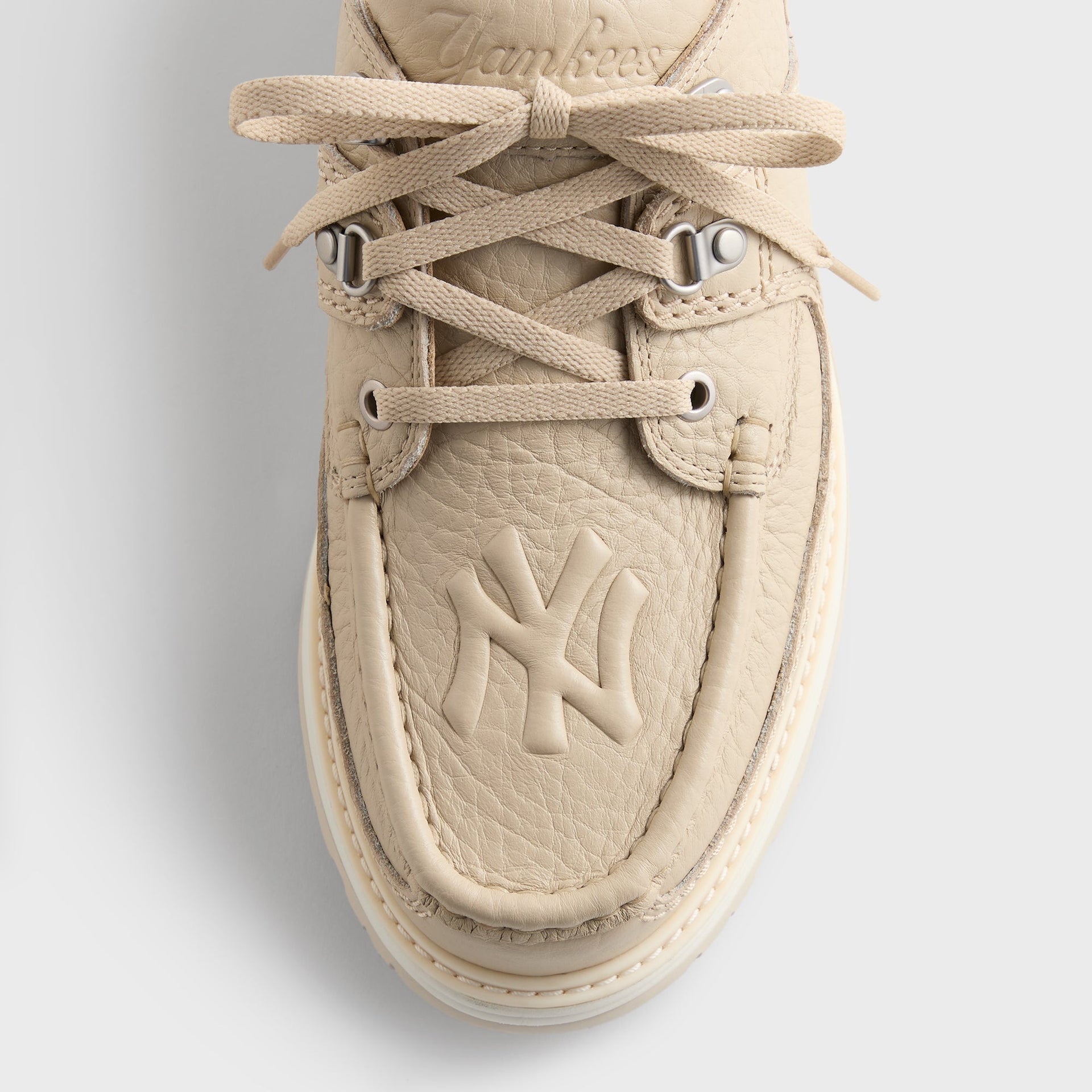 8th St by Ronnie Fieg for Clarks Originals & the New York Yankees Sunderland - Light Sand