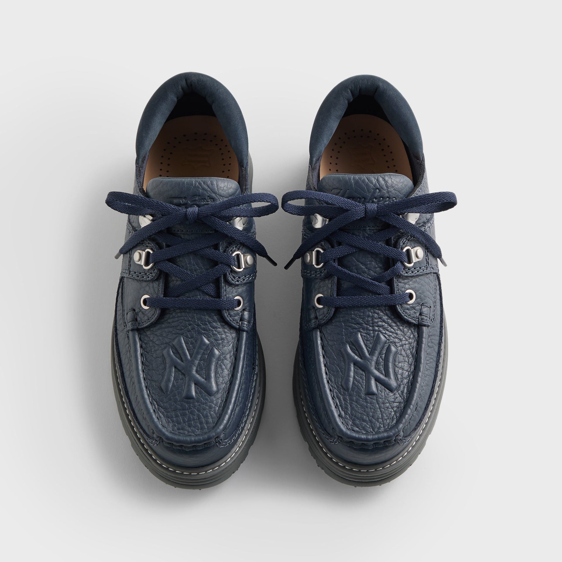 8th St by Ronnie Fieg for Clarks Originals & the New York Yankees Sunderland - Navy