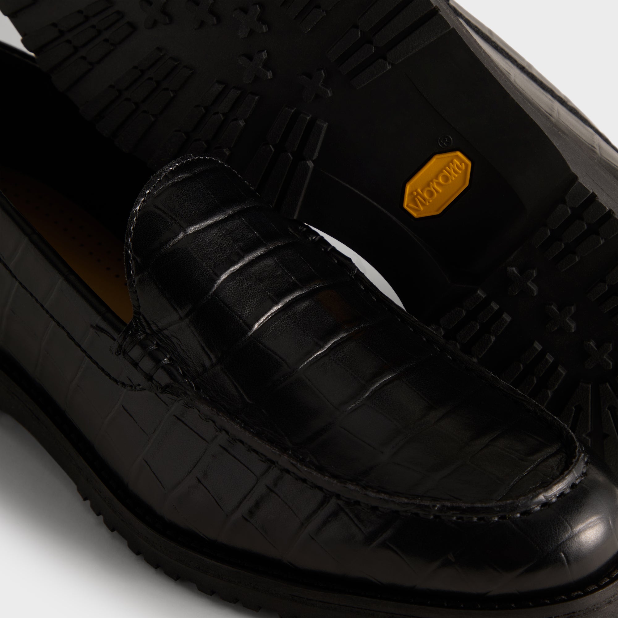 8th St by Ronnie Fieg for Clarks Originals Bristol Loafer - Black