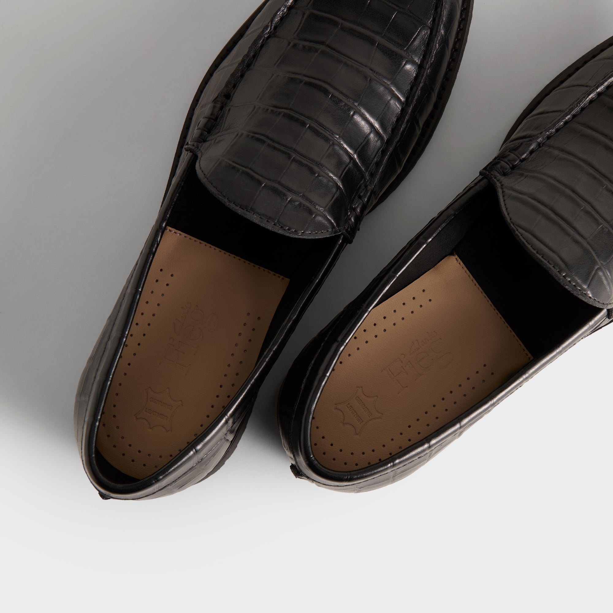 8th St by Ronnie Fieg for Clarks Originals Bristol Loafer - Black