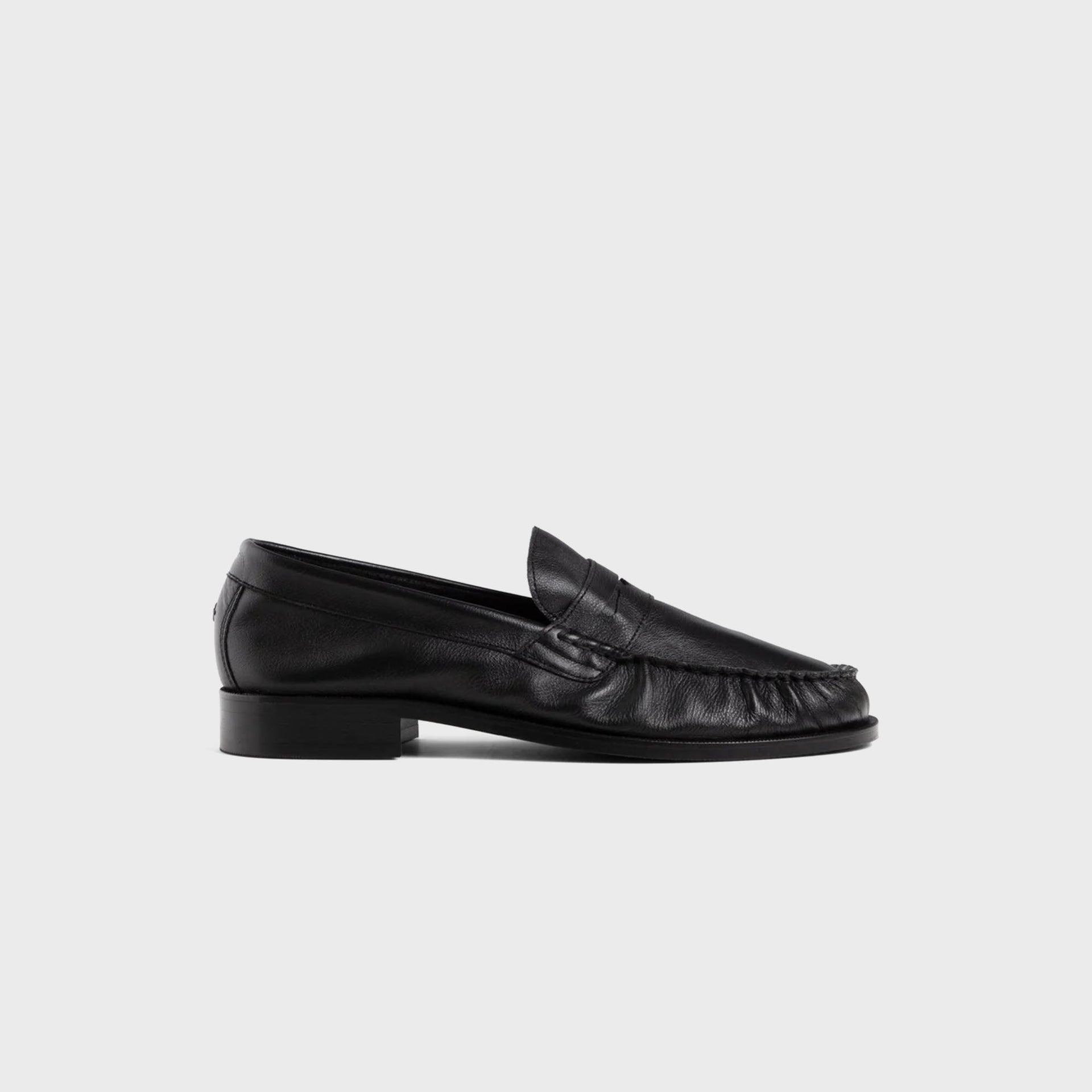 DUKE + DEXTER Ezra Pebble Pleated Penny Loafer - Black