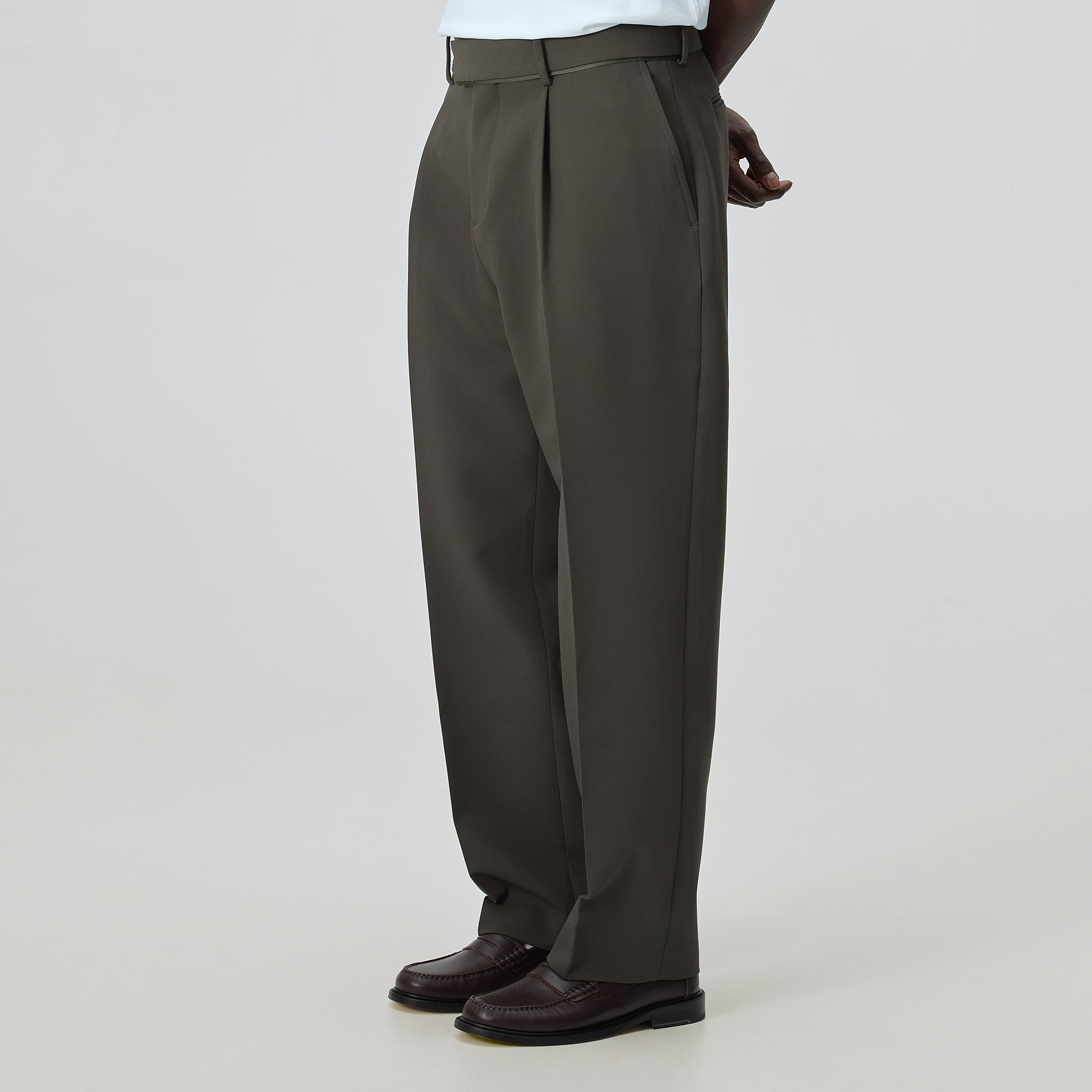 Kith Midweight Double Weave Crosby Trouser - Cypress – Kith UK