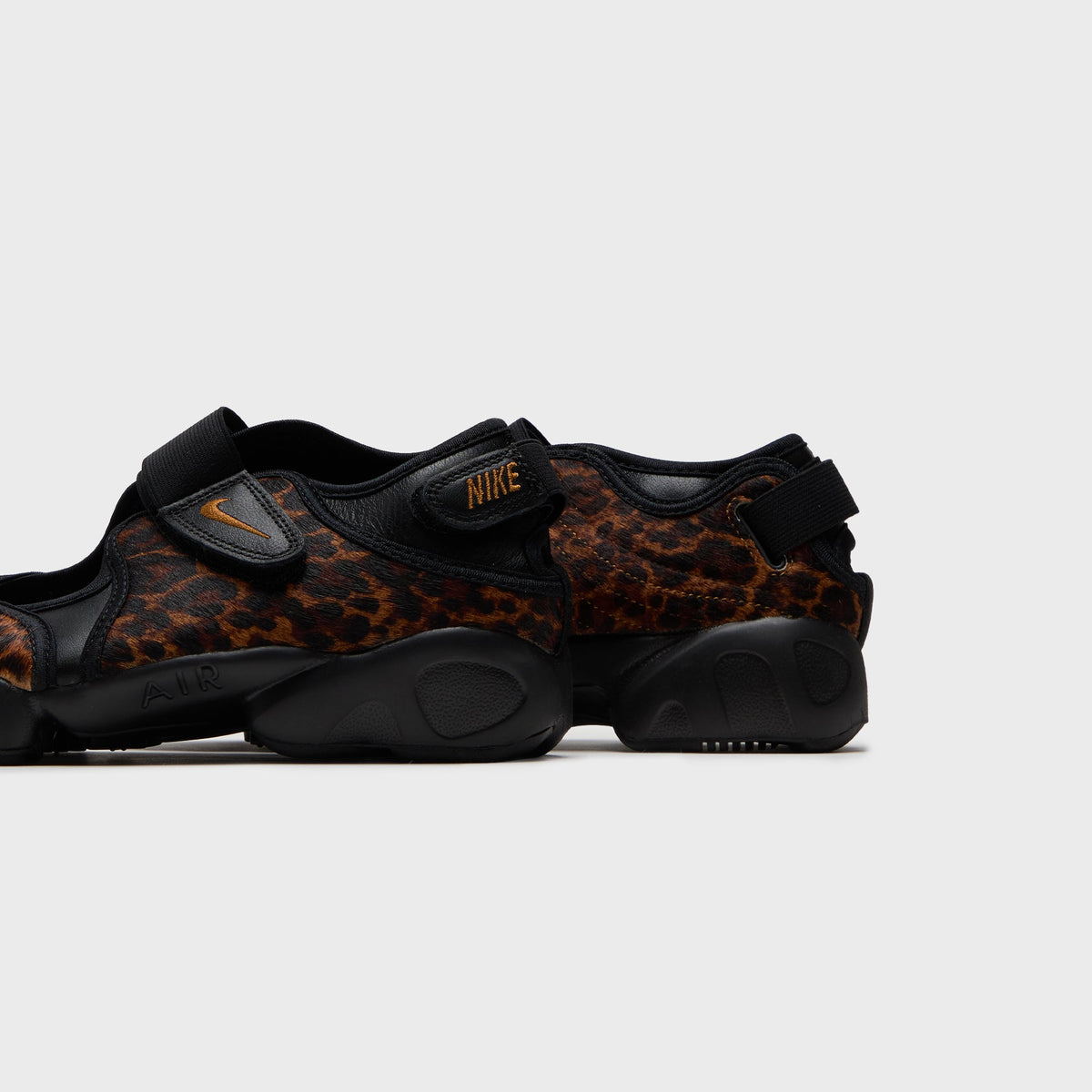 Nike WMNS Air Rift - Black / Desert Ochre