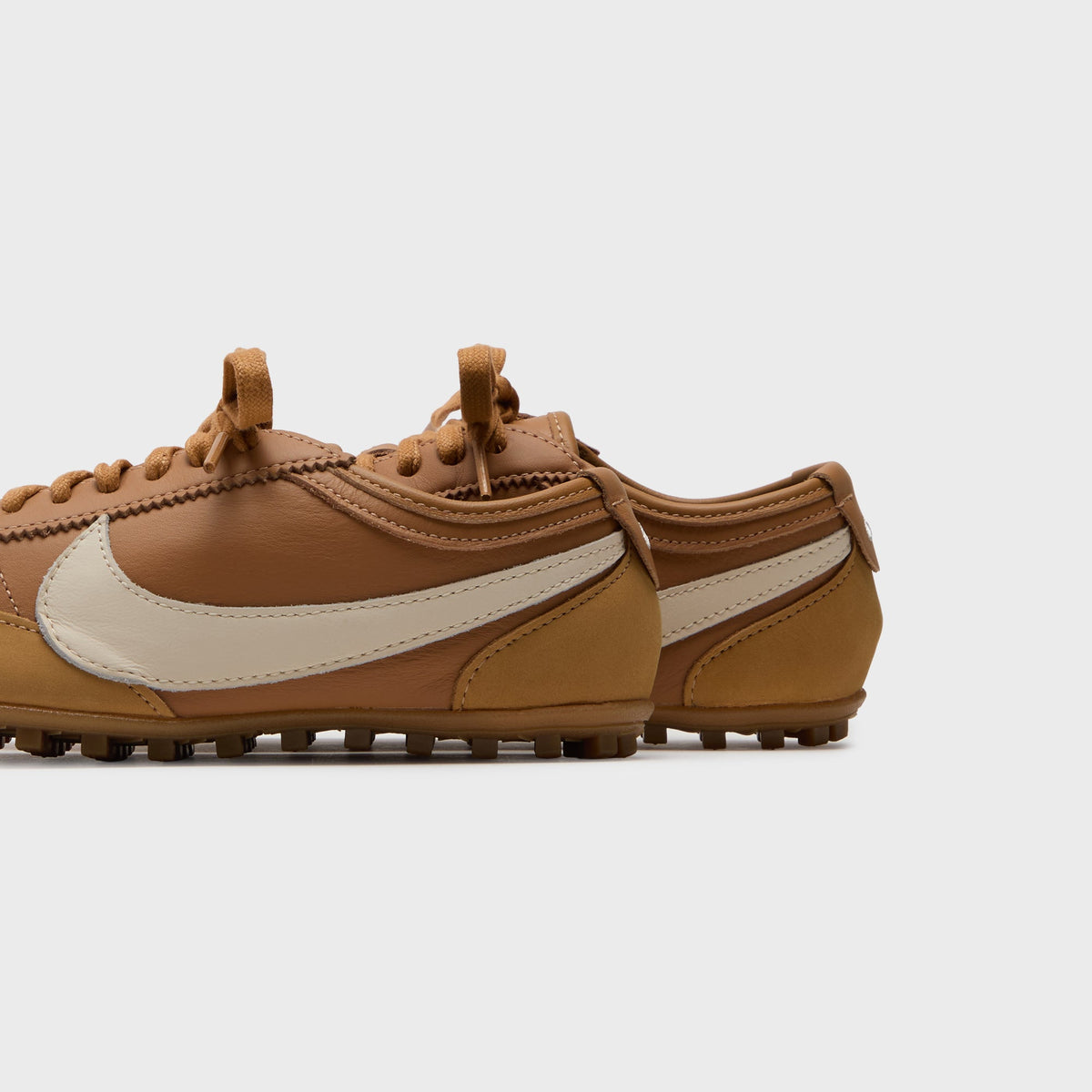 Nike WMNS Moon Shoe OG - Flax / Pale Ivory / Gum Medium Brown / Malachite