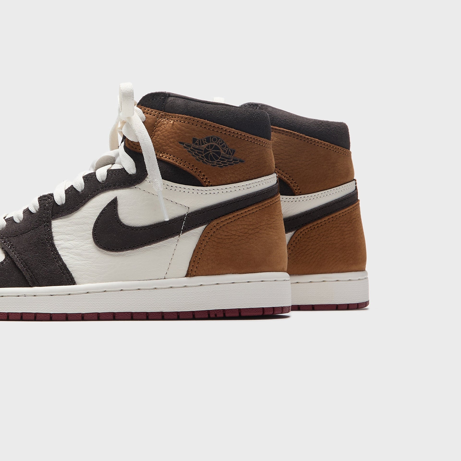Jordan Air Jordan 1 High OG - Shadow Brown / Soft Pearl / Light British Tan / Team Red