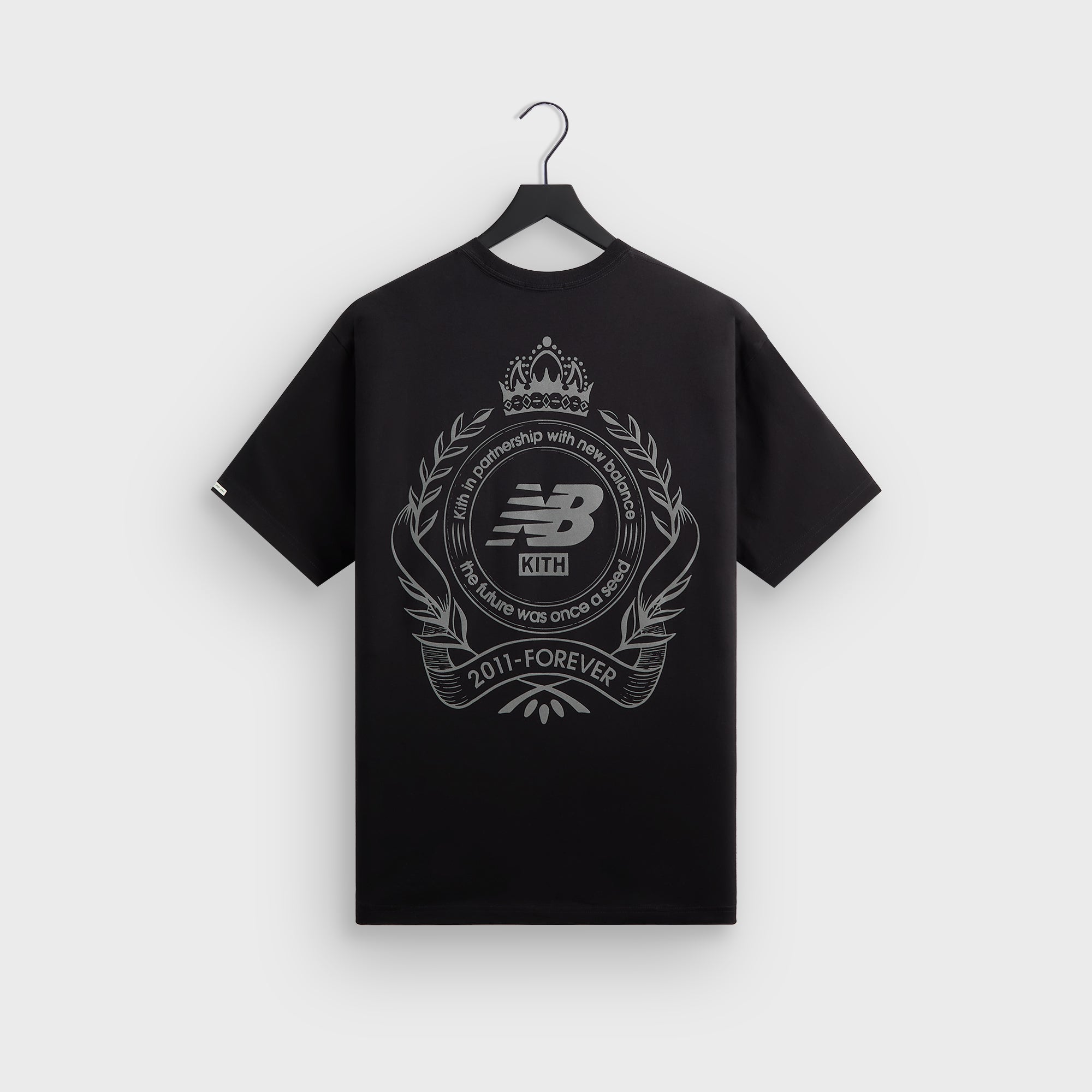 Kith & New Balance Crest Pocket Tee - Black – Kith UK