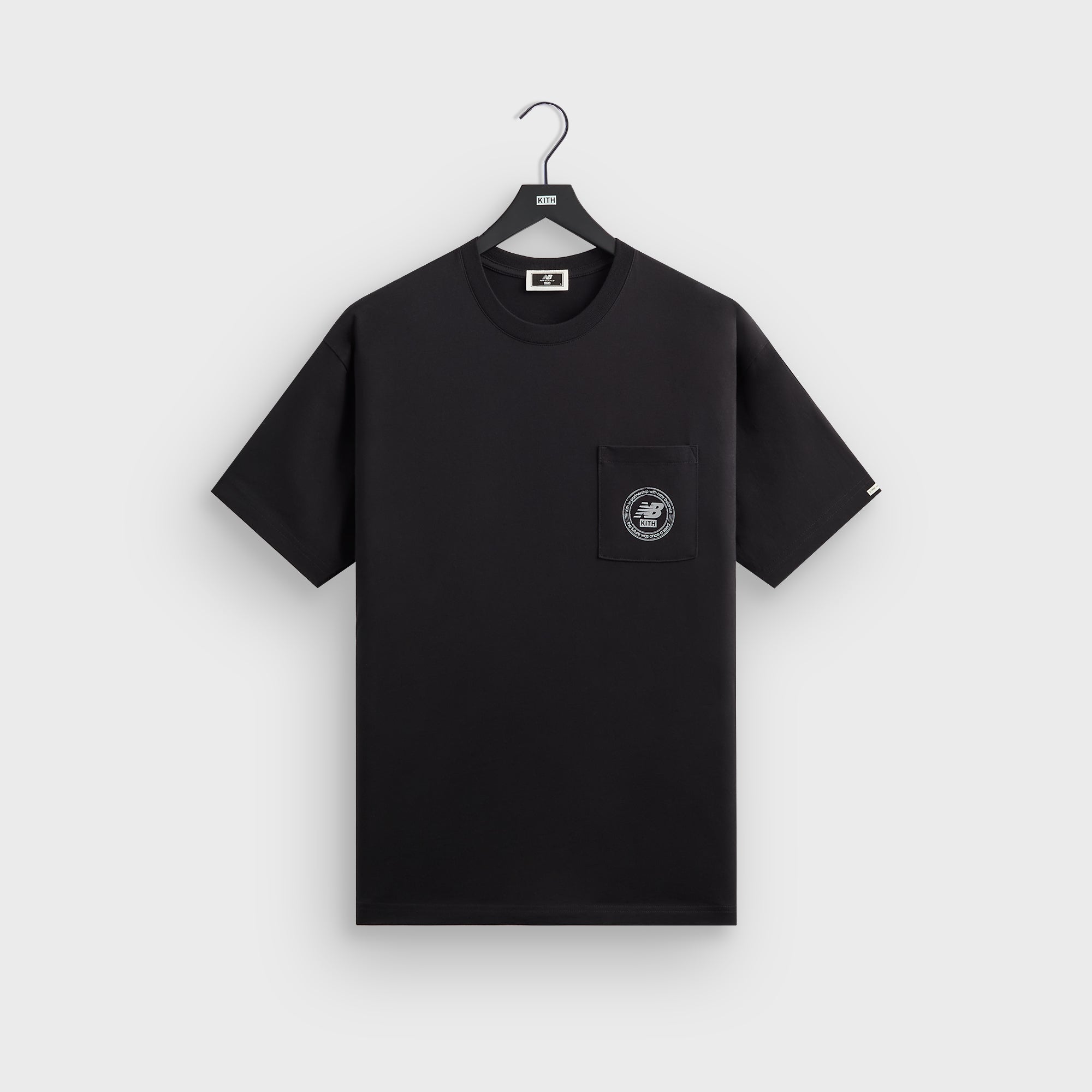 KITH New Balance コラボ シャツ Kith & New Balance Crest Pocket Tee - Black – Kith UK