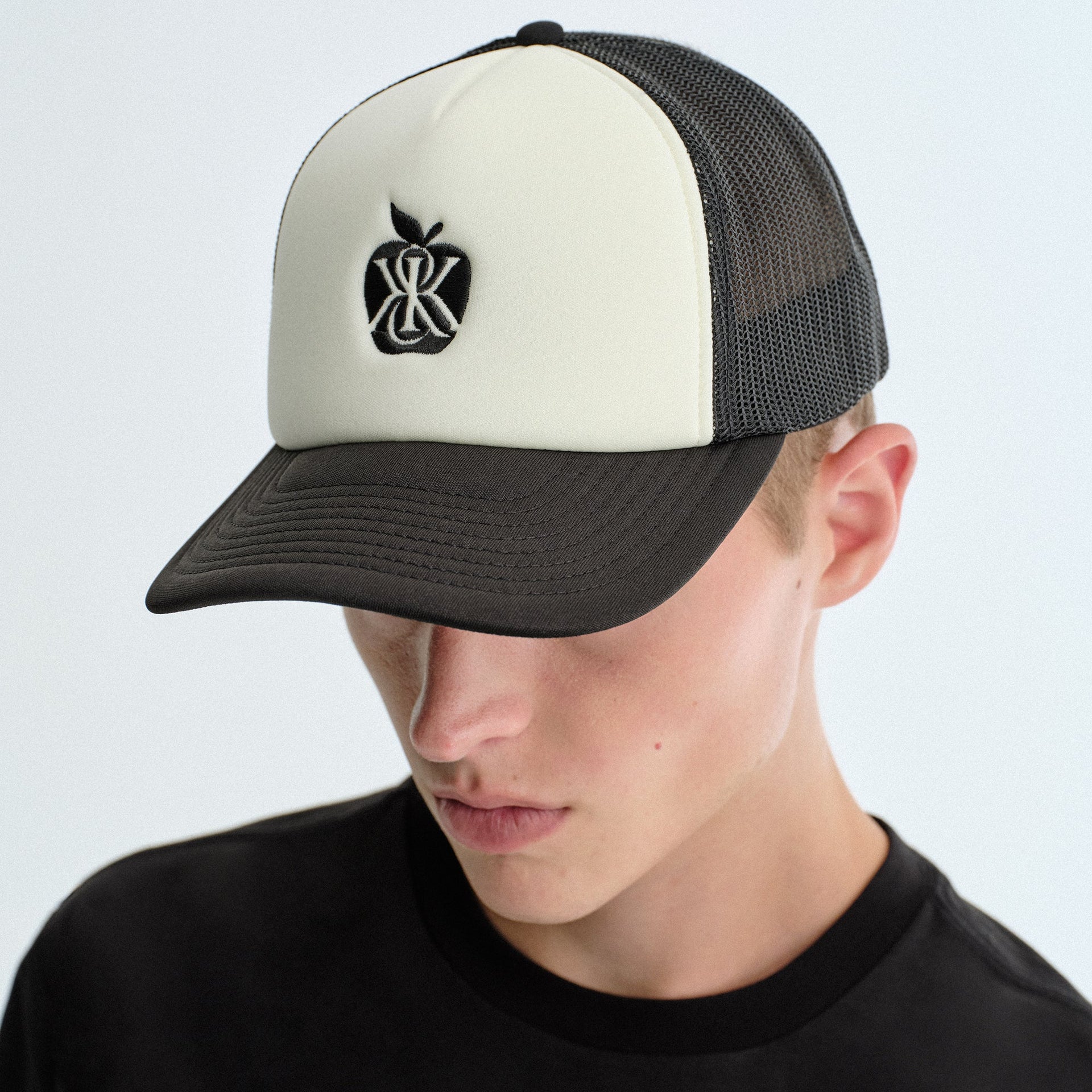 Kith Poly Foam Apple Crest Embroidery Nolan Trucker Hat - Black