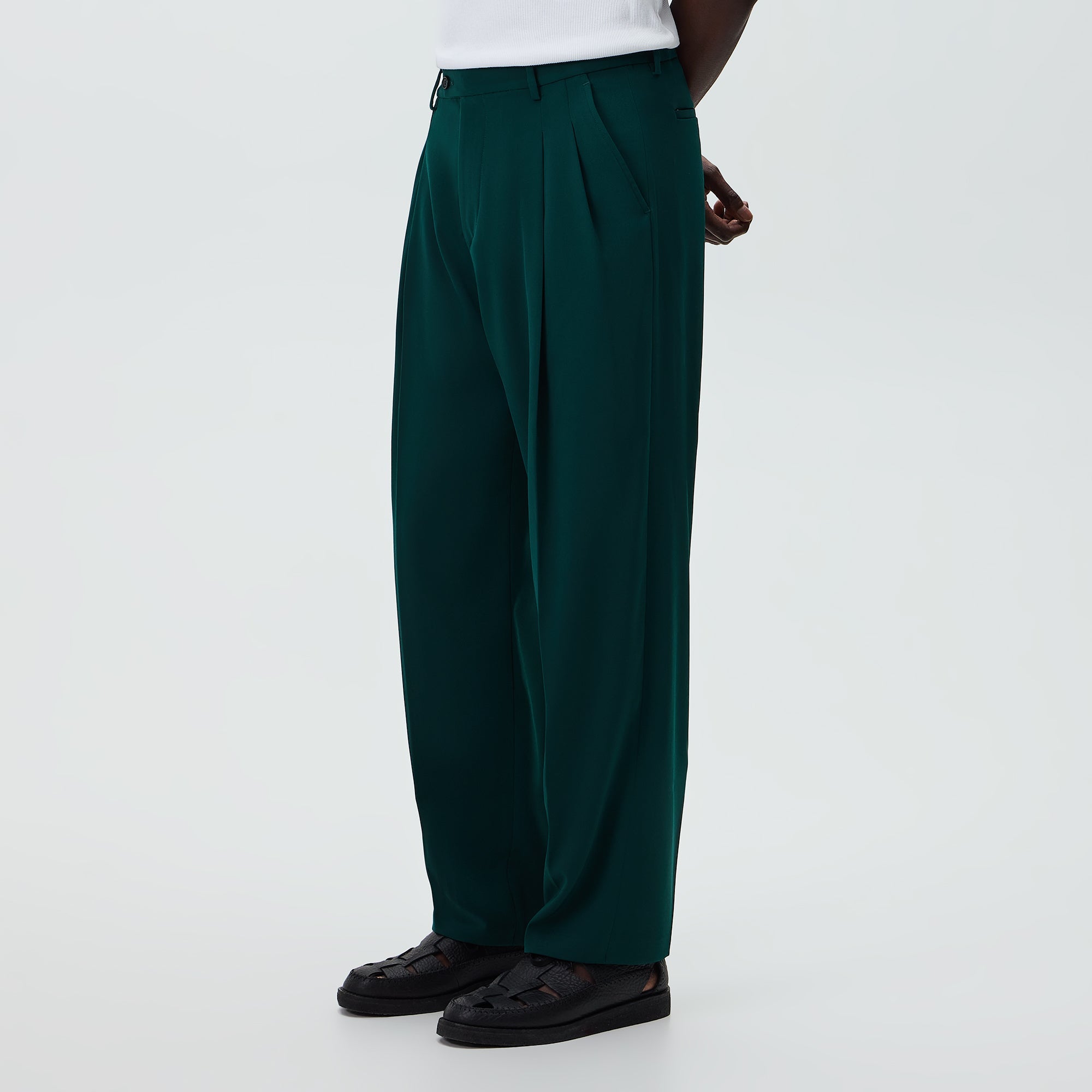 Kith Drape Twill Kylan Pleated Trouser - Chronicle – Kith UK