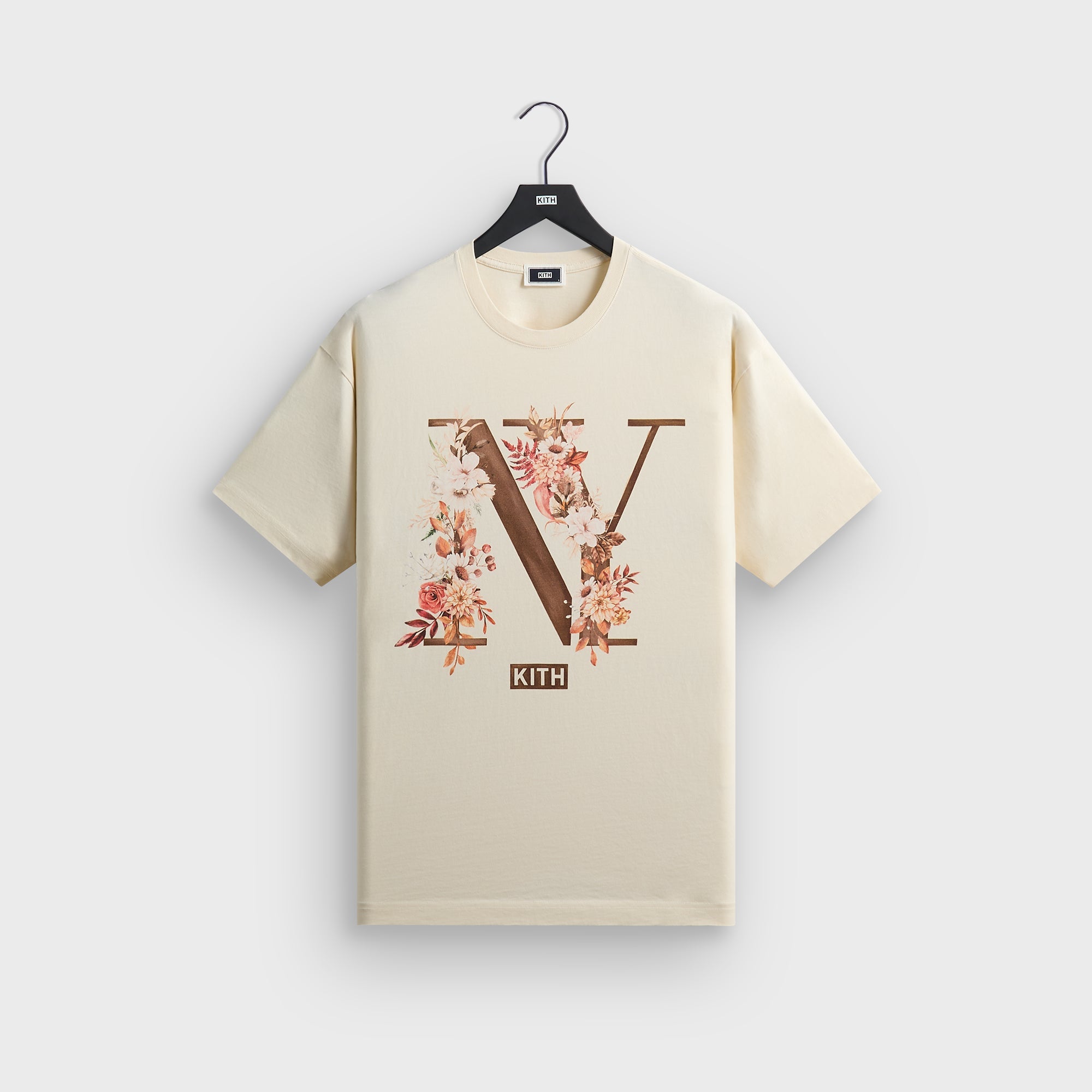 【KITH NYC】KITH＆KIN フラワーデザインTシャツ Kith Floral NY Tee - Sandrift – Kith UK