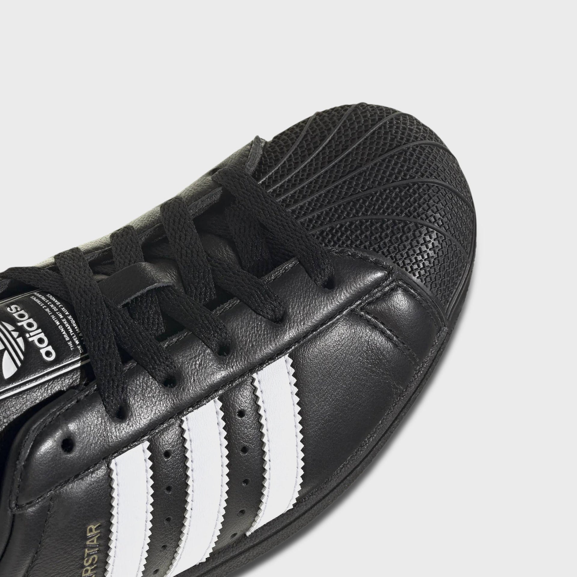 adidas WMNS Superstar Lo Pro - Core Black / Cloud White / Gold Metallic