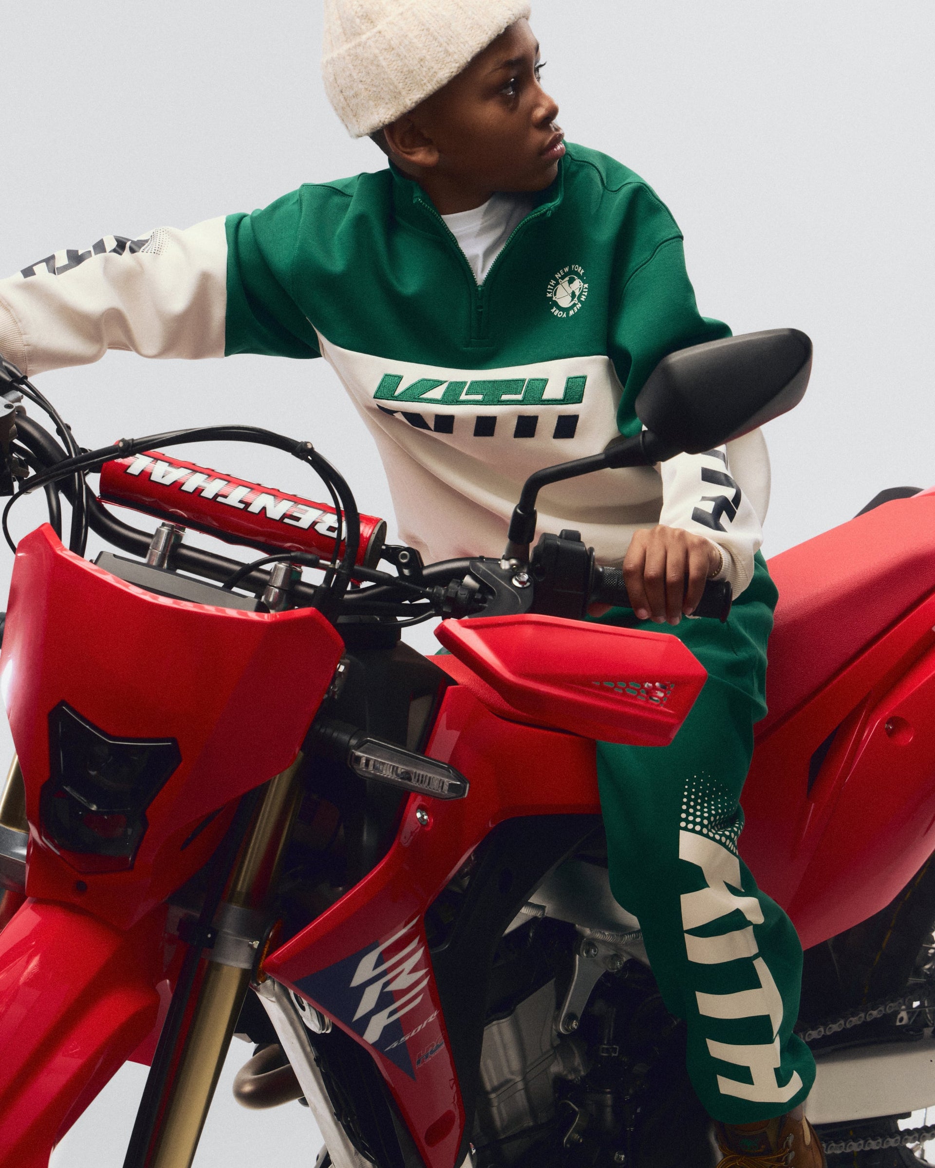 gid://shopify/MediaImage/45192156283156