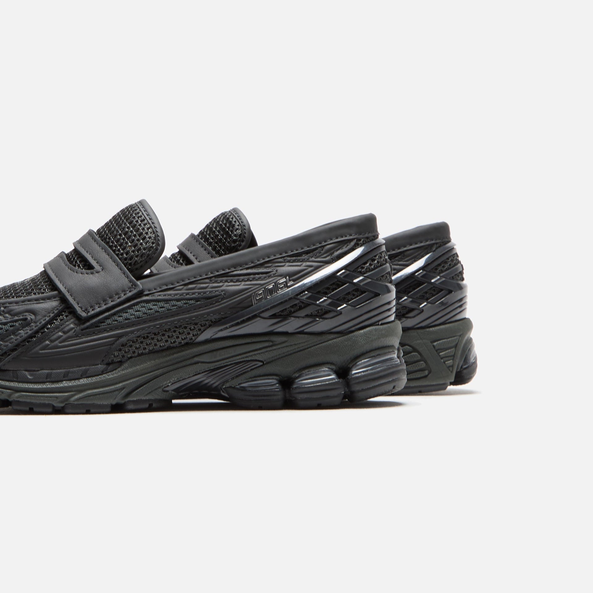 New Balance 1906L - Black / Blacktop / Phantom