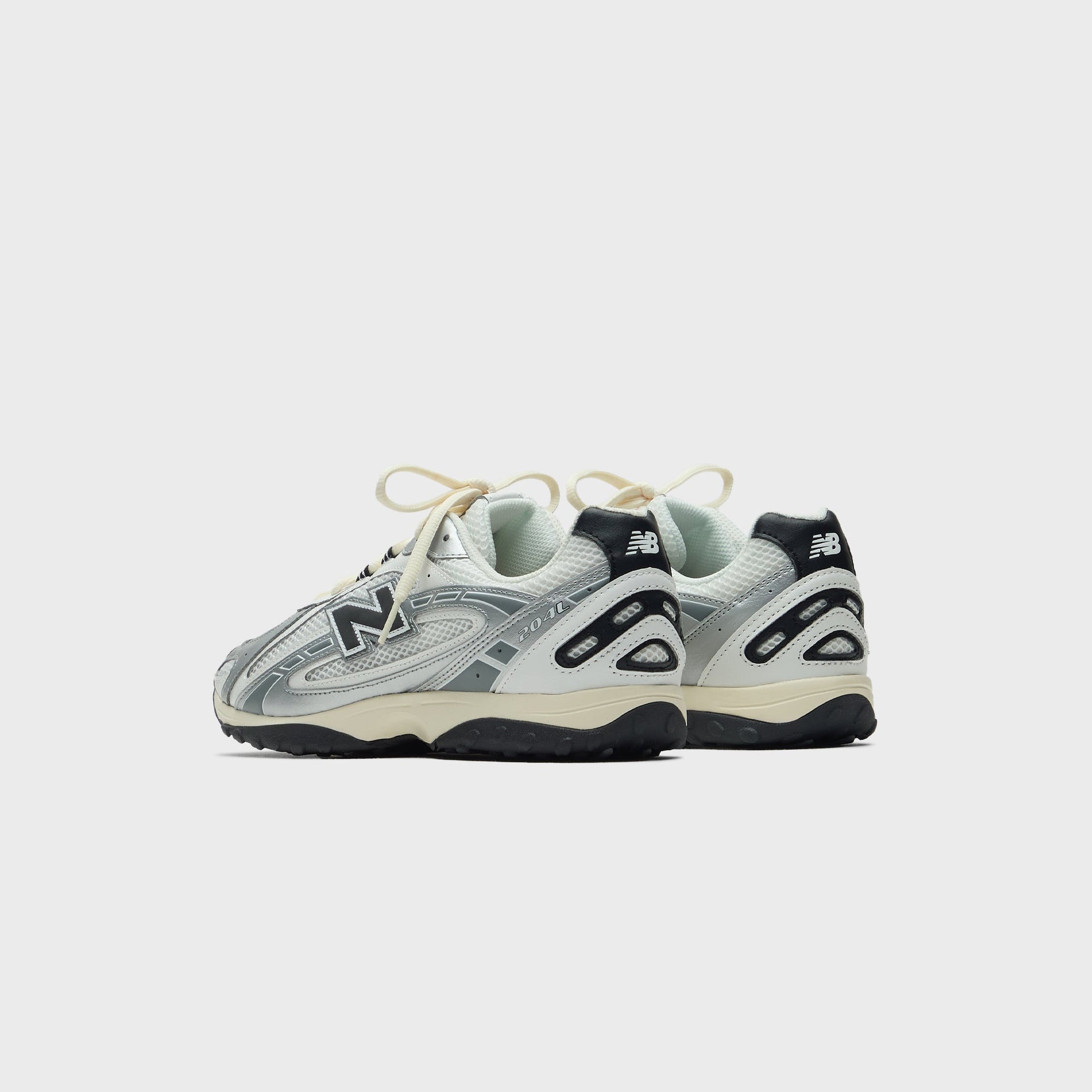 New Balance 204L - Silver Metallic / Black