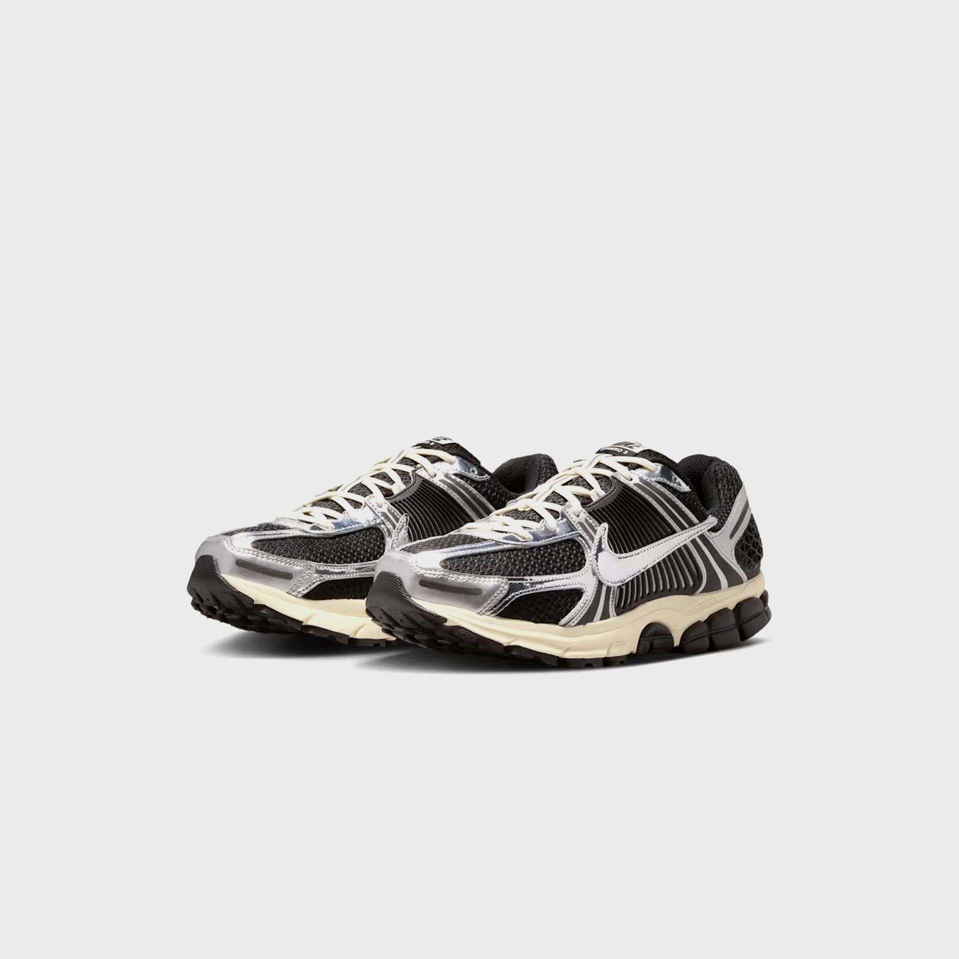 Nike Zoom Vomero 5 - Black / Metallic Silver / Coconut Milk / Chrome