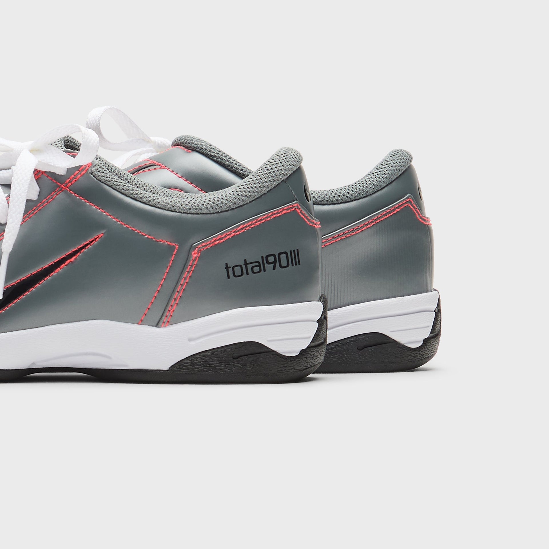 Nike Total 90 - Smoke Grey / Black / Bright Crimson / White