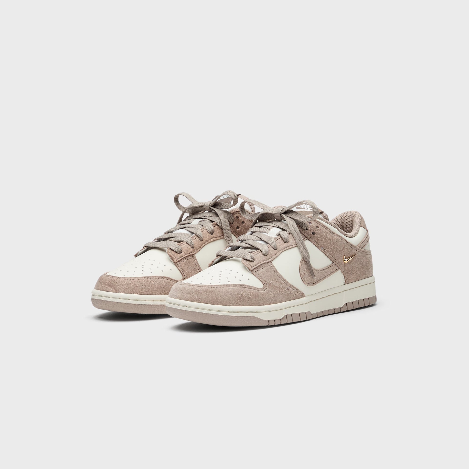 Nike WMNS Dunk Low - Sail / Metallic Gold