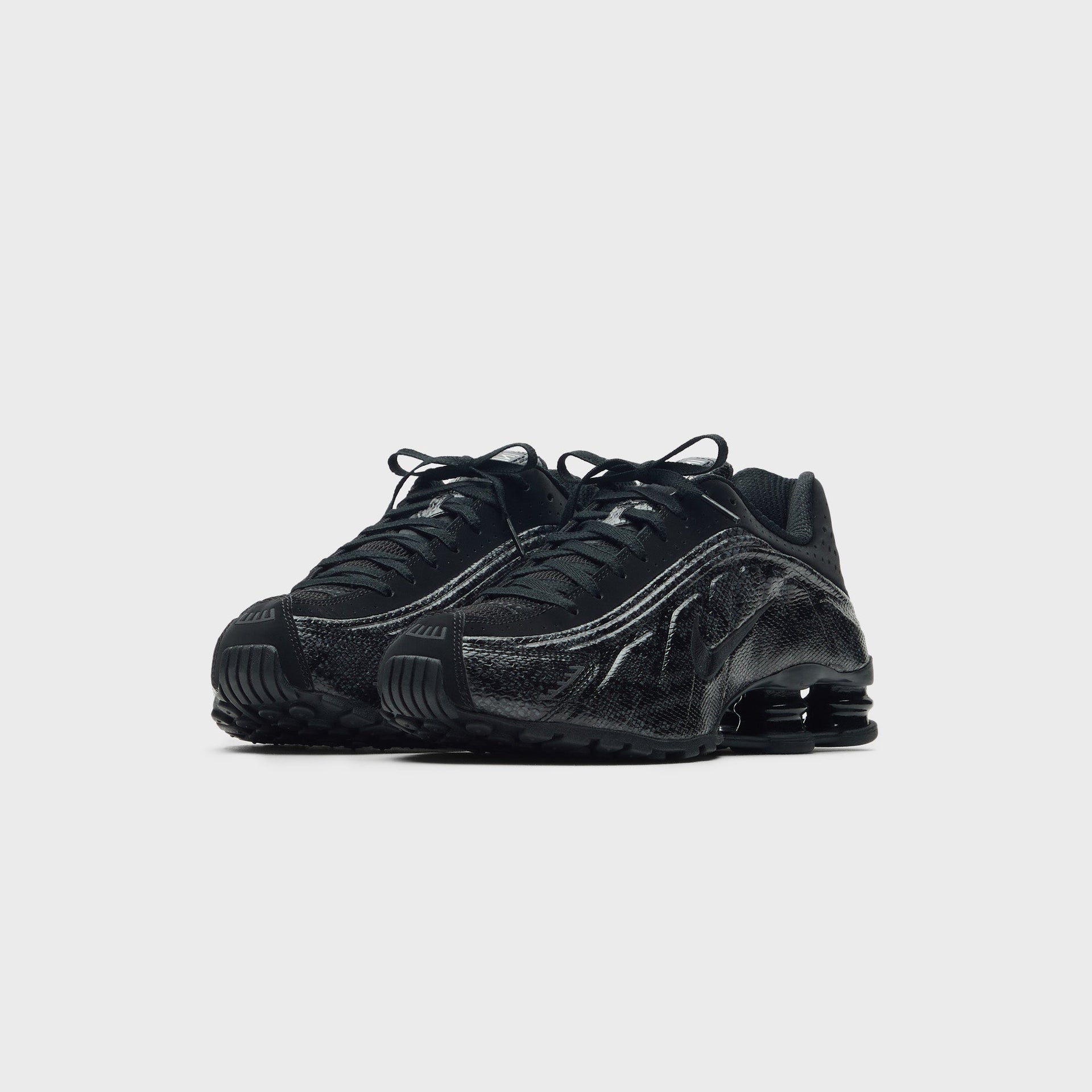Nike WMNS Shox R4 - Print Black / Black / Metallic Silver / Dark Grey