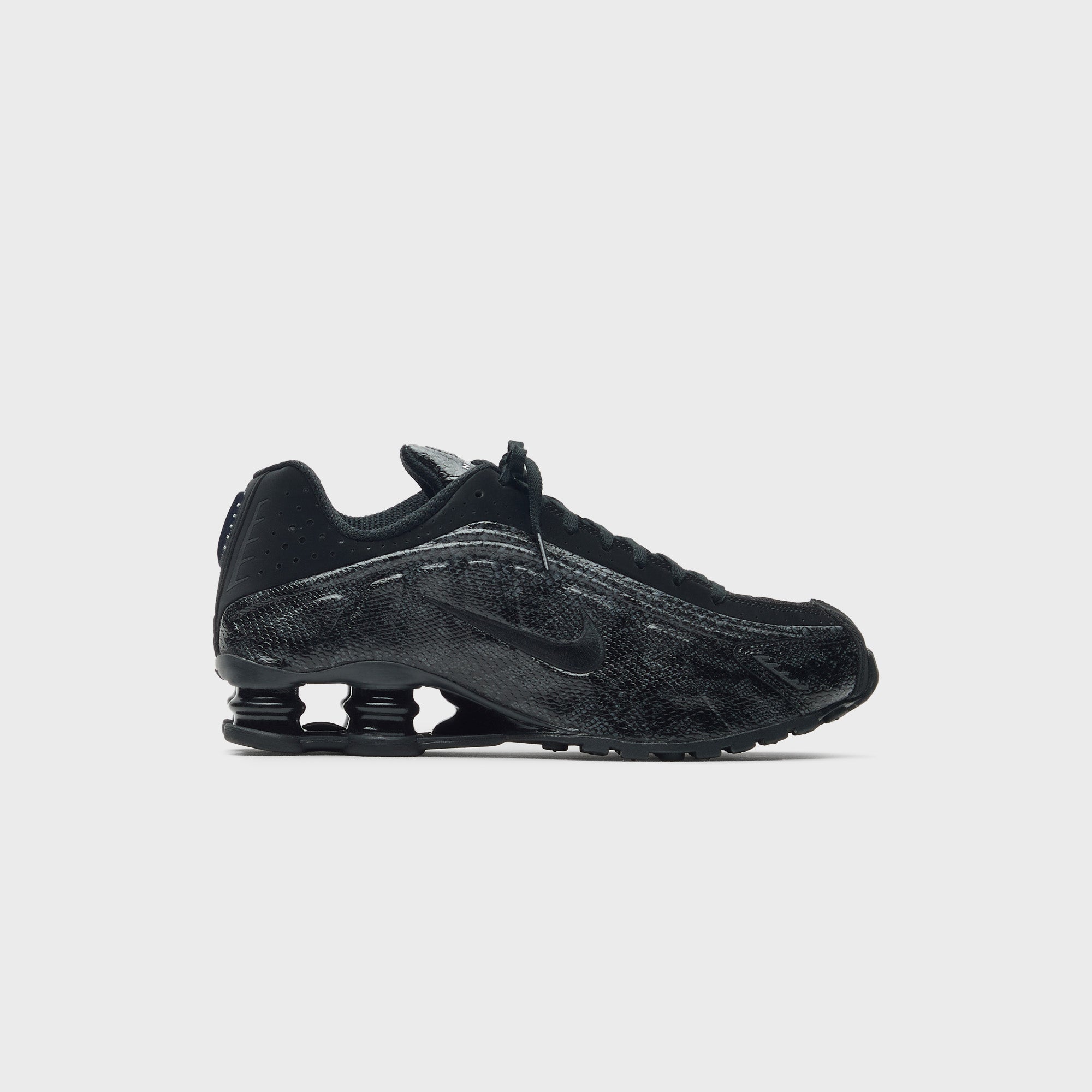 Nike WMNS Shox R4 - Print Black / Black / Metallic Silver / Dark Grey ...