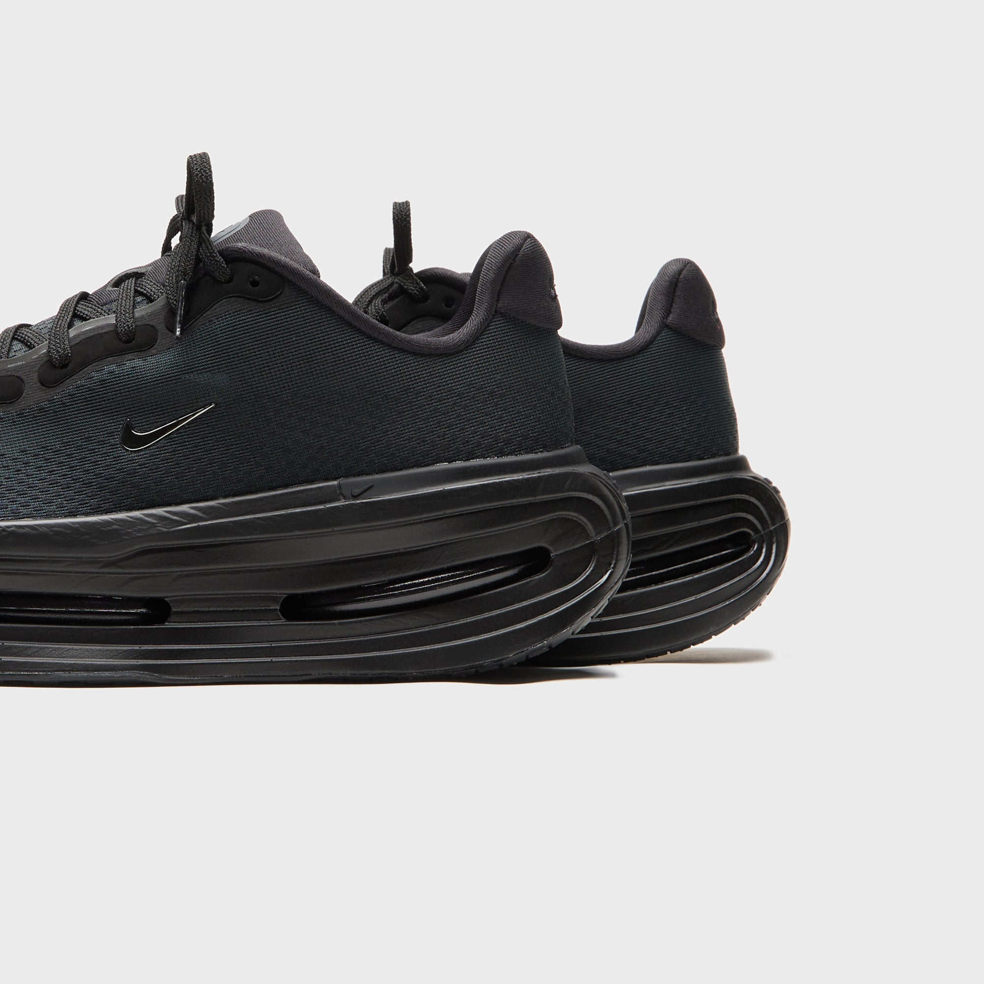 Nike Vomero Premium - Black / White – Kith UK