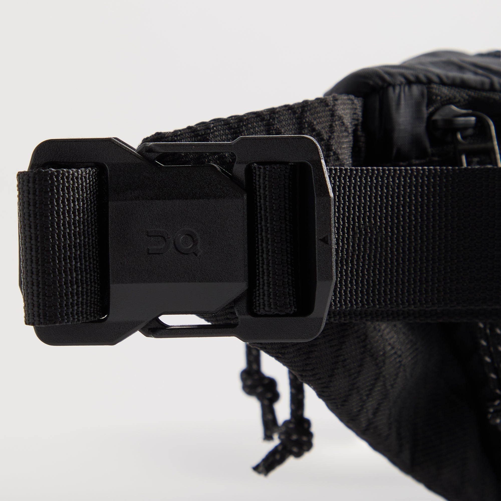 Kith for On Waist Pack Lite 2L - Black – Kith UK