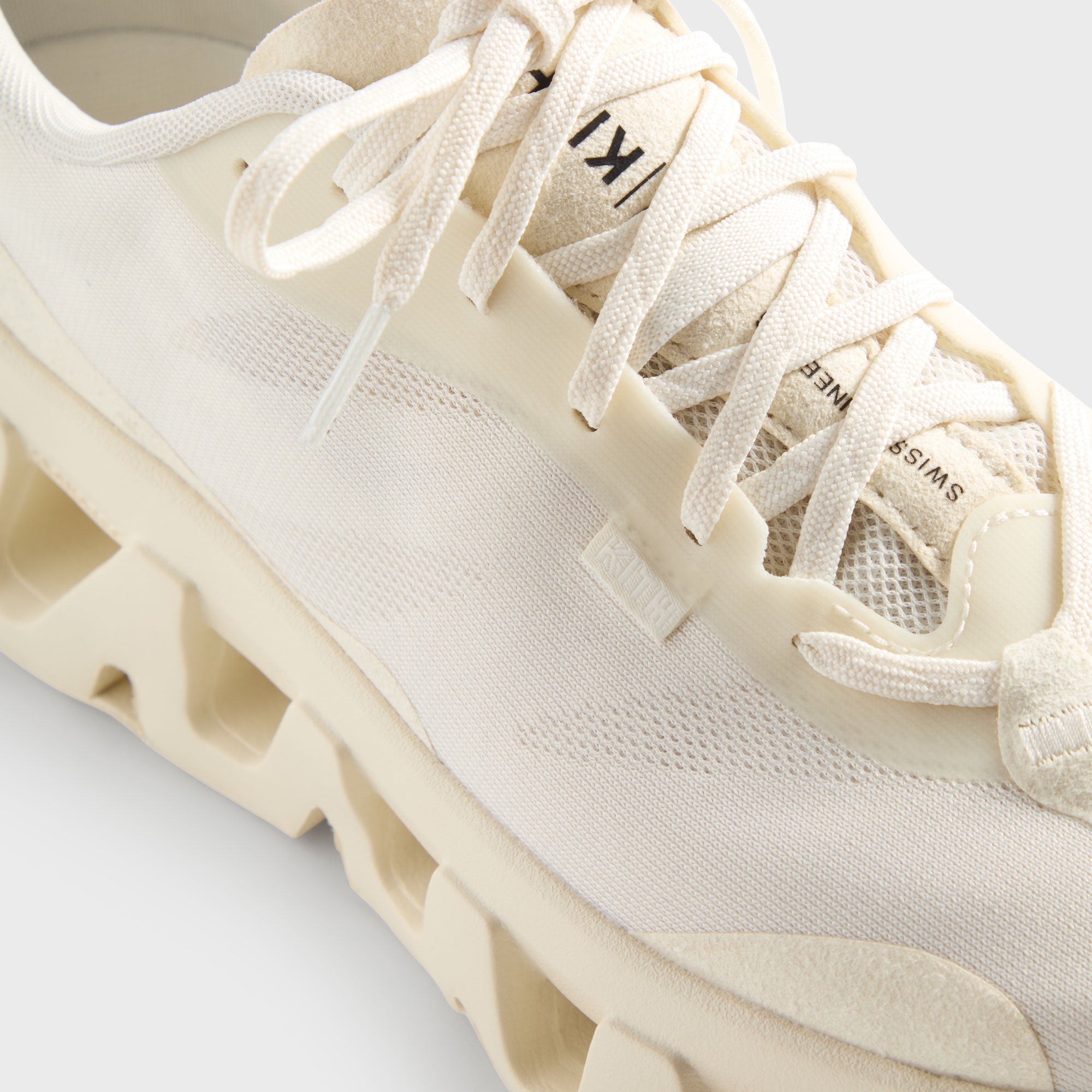 靴 Kith for On K-Tech 1 TOFU Kith for On K-Tech 1 - Tofu / Tofu – Kith Europe