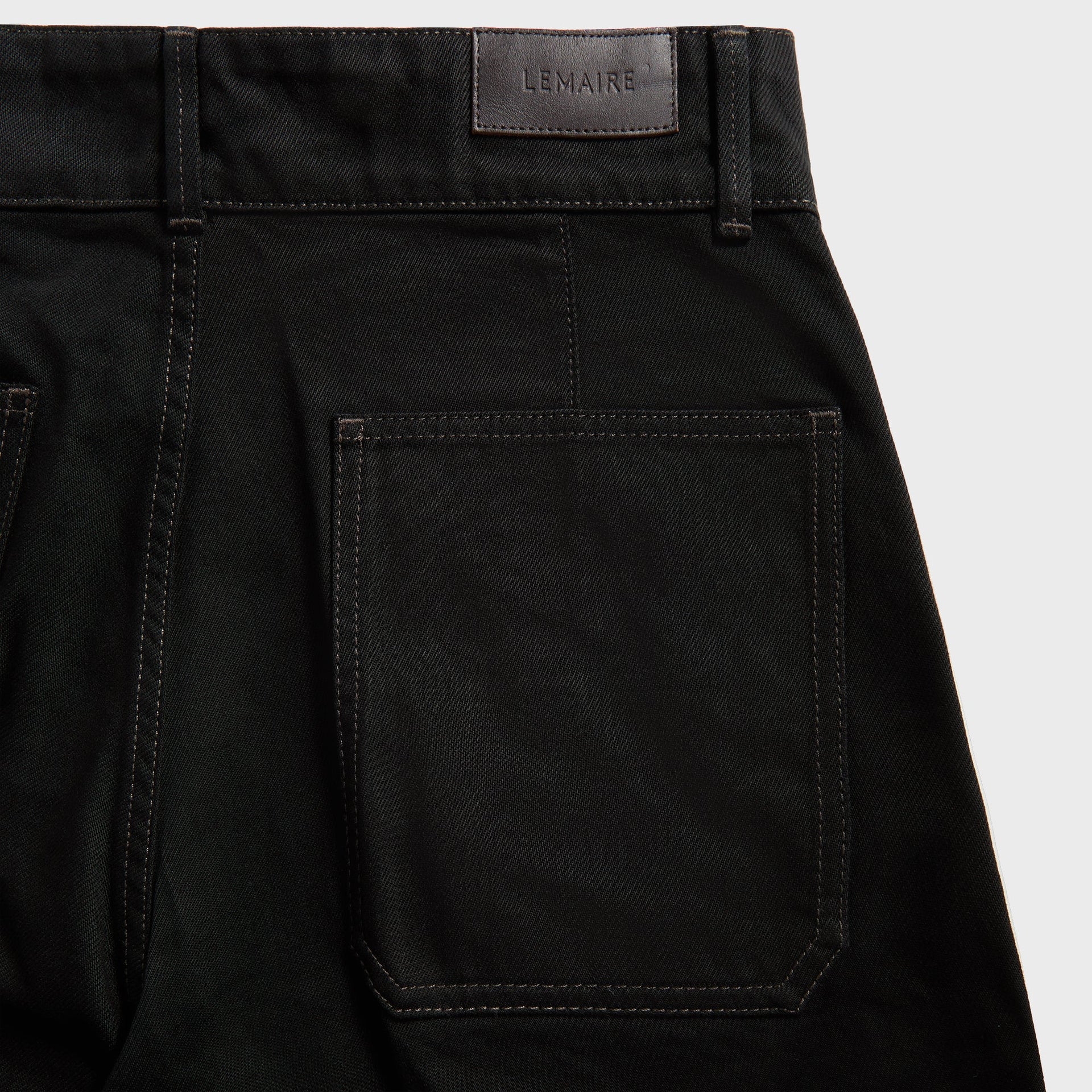 Lemaire Maxi Barrel Workwear Pants in Black
