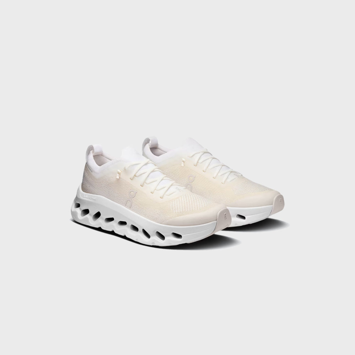On Running WMNS Cloudtilt Moon - White / Frost