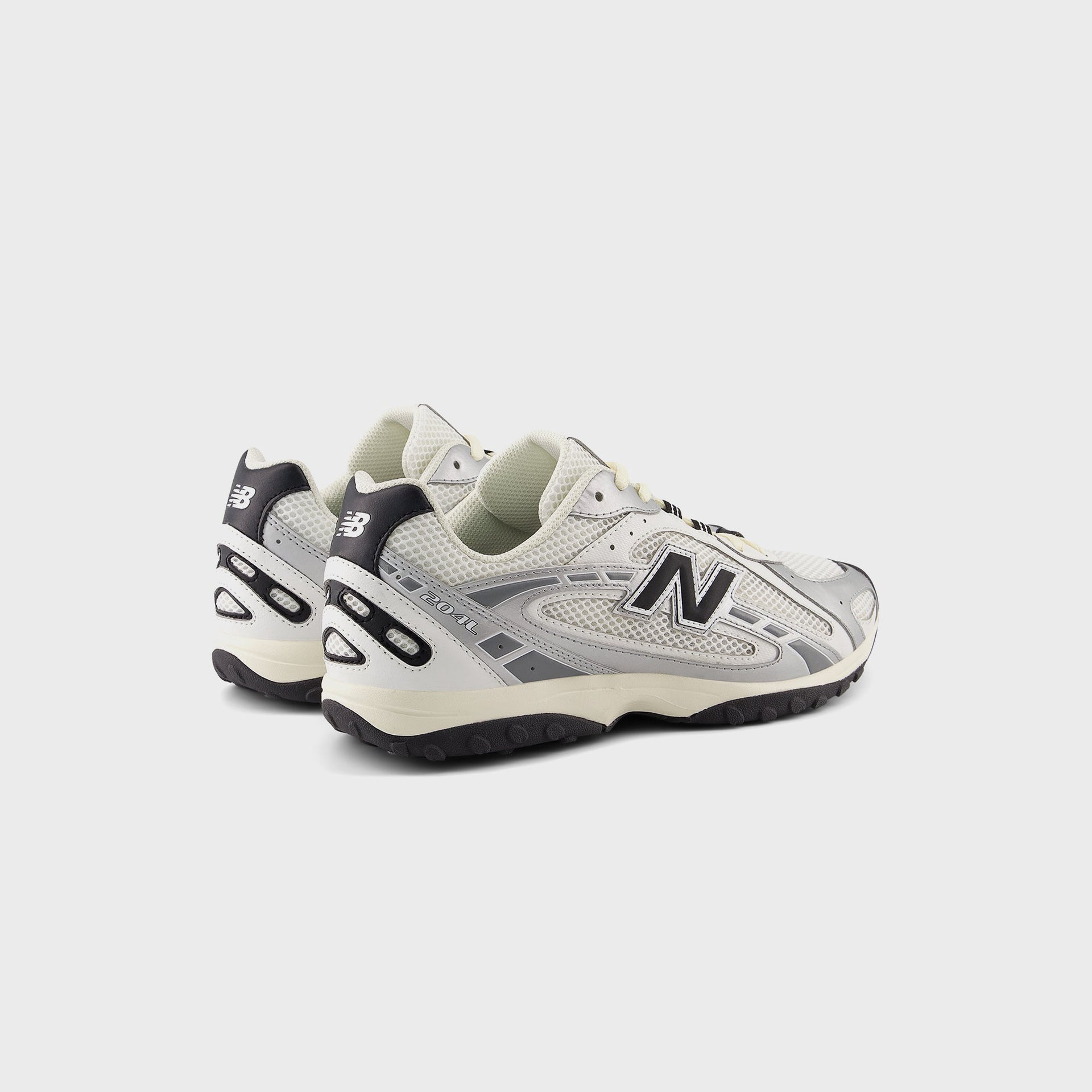 New Balance 204L - Silver Metallic / Black