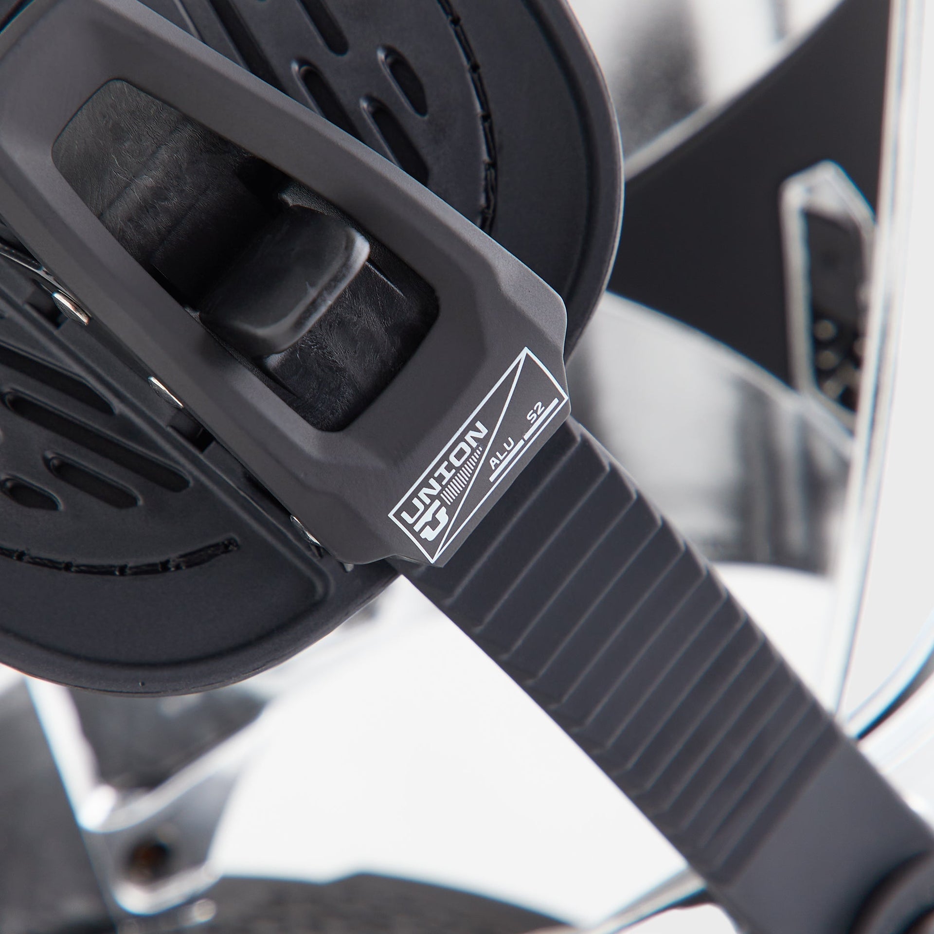 Kith for Union Binding Company Strata Snowboard Binding - Chrome - PH