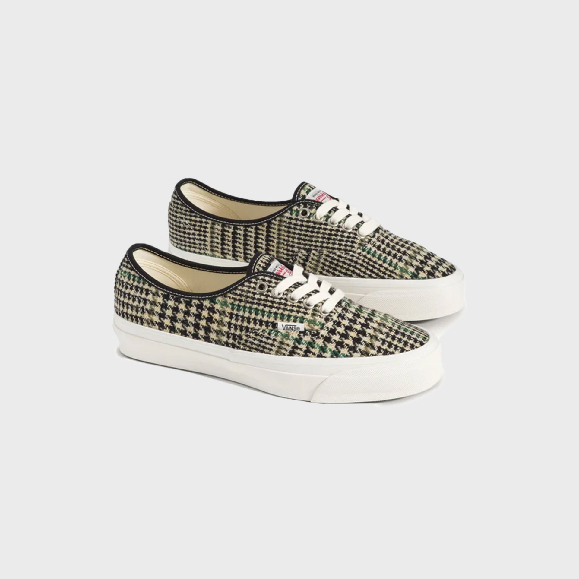 VANS LX Authentic 44 - Black / White