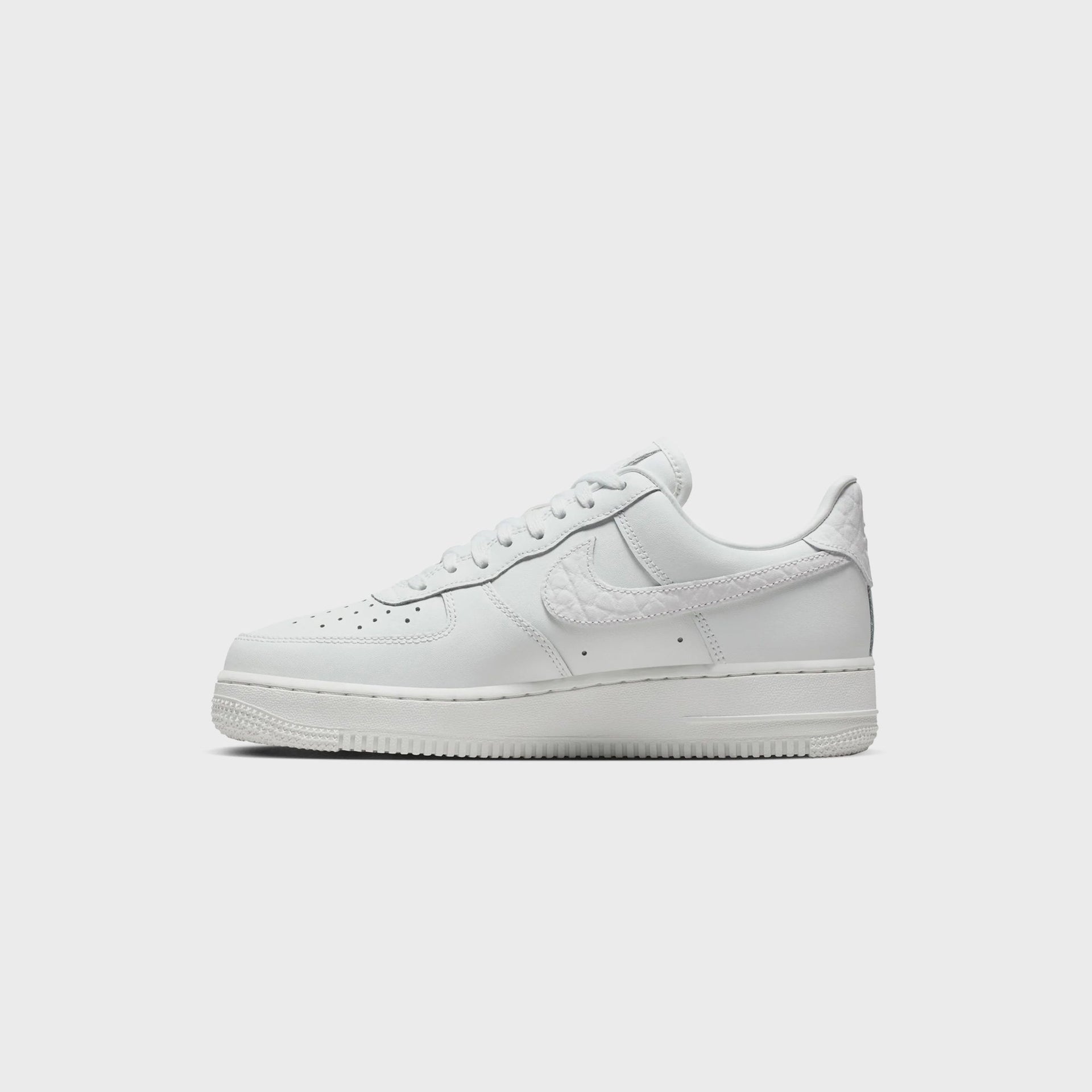 Nike WMNS Air Force 1 '07 Low - Summit White / White / Metallic Silver / Summit White