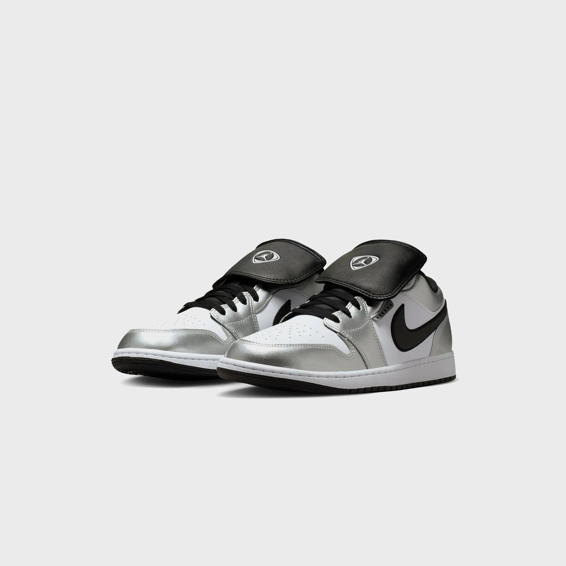 Jordan Air Jordan 1 Low SE - White / Metallic Silver / Black