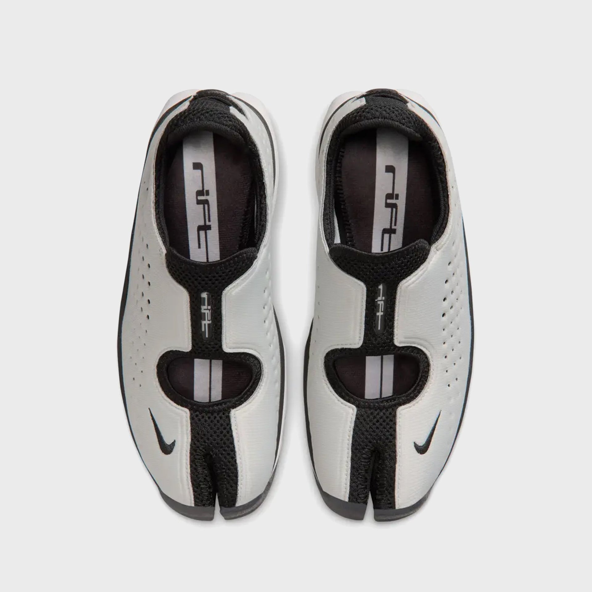 Nike WMNS Rift 2 - Black / Metallic Silver