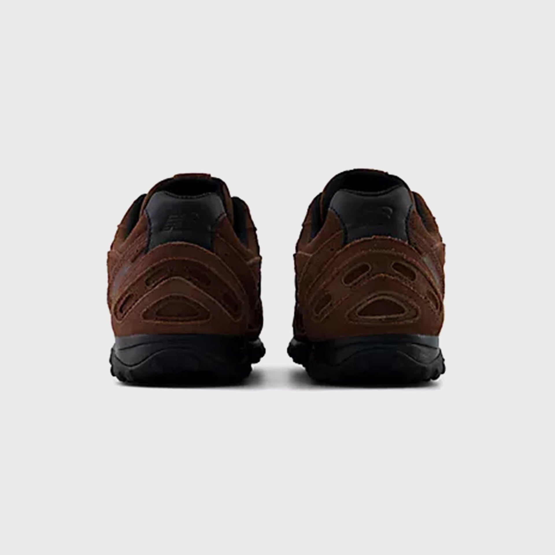 New Balance 204L - Pumpernickel / Black