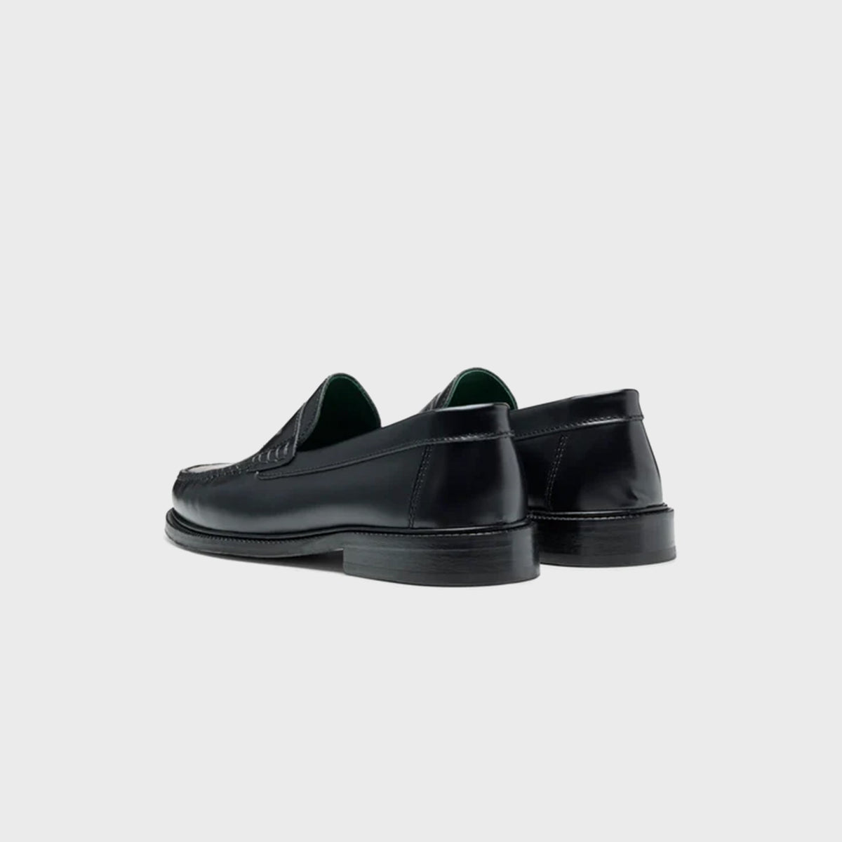 VINNY's Yardee Moccasin Loafer - Black